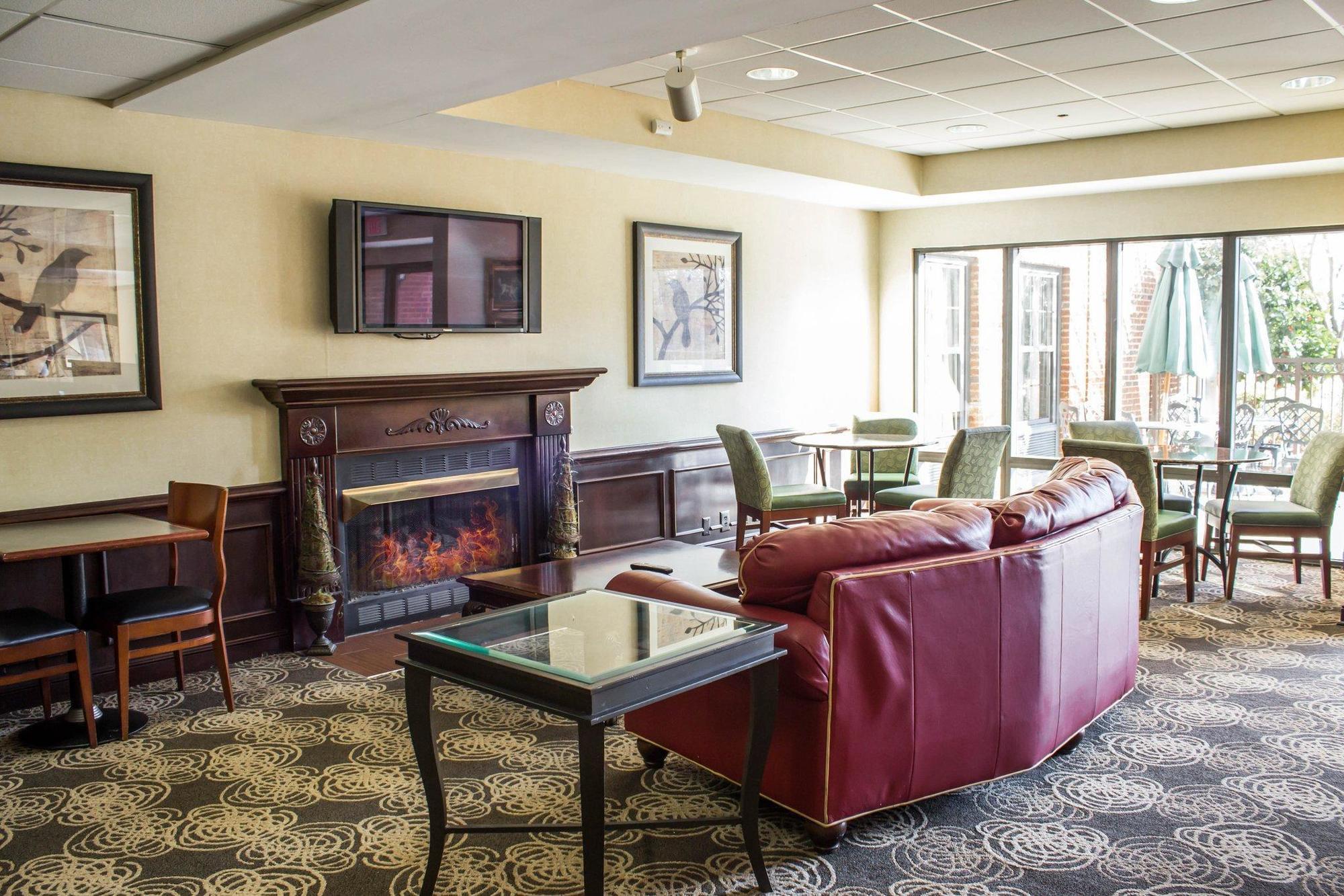 Four Points By Sheraton Greensboro Airport Kültér fotó